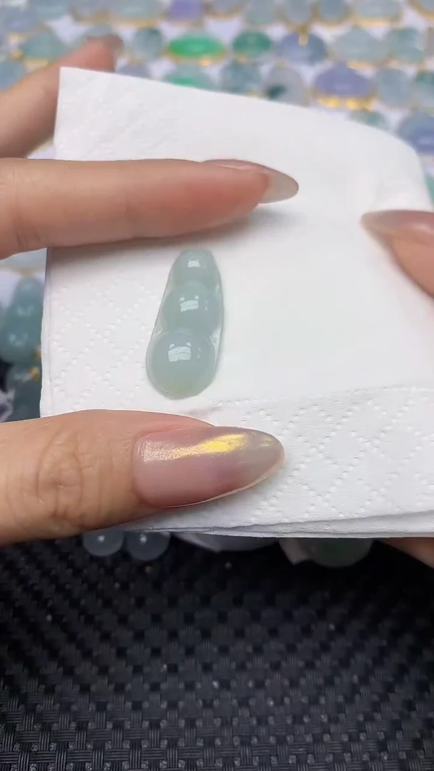 【闪购商品】翡翠颈饰未镶嵌天然翡翠A货