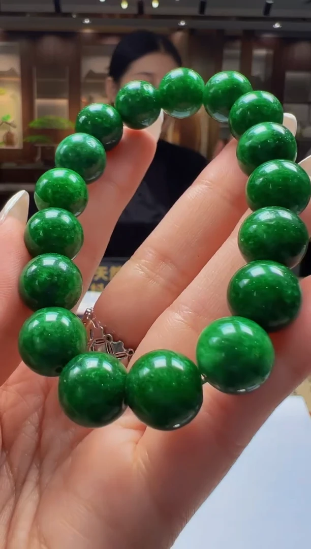 翡翠未镶嵌颈饰Q2025-5-10-29