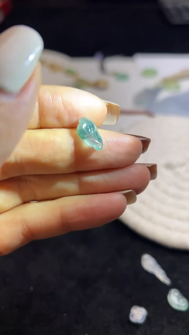 未镶嵌定制翡翠/冲单/蓝色玉兰花260