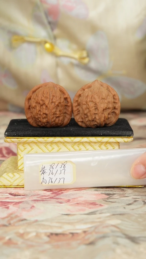 【闪购商品】文玩核桃把件非嫁接将军帽