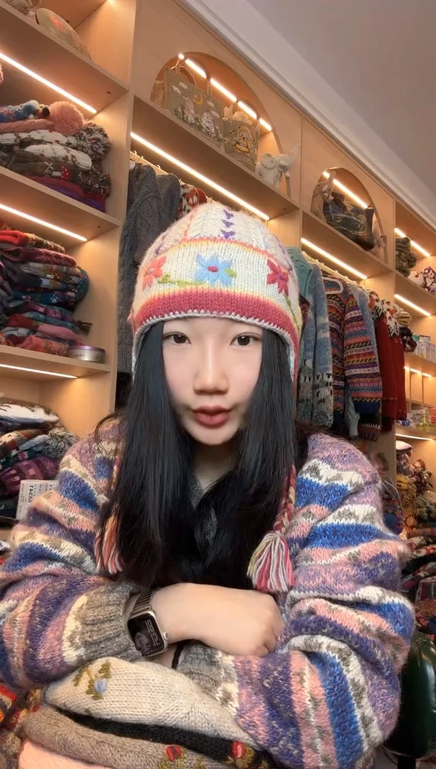羊毛美利奴灰白粉护耳帽