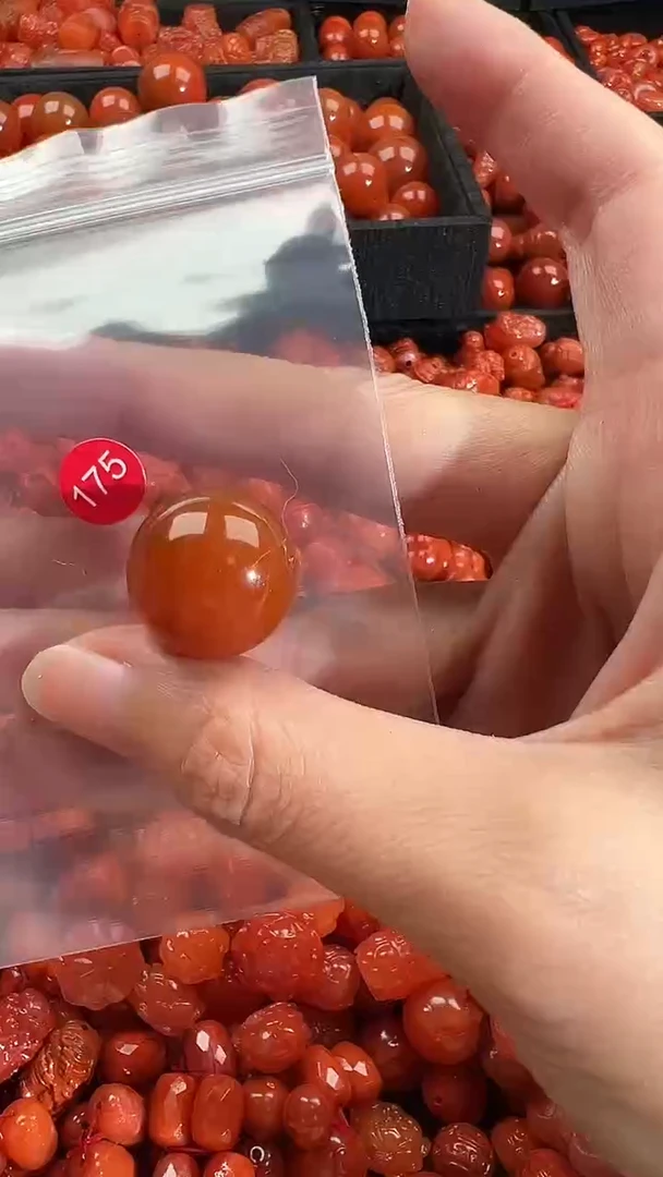 颈饰未镶嵌南红玛瑙1