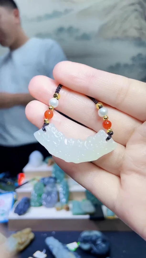颈饰未镶嵌和田玉1
