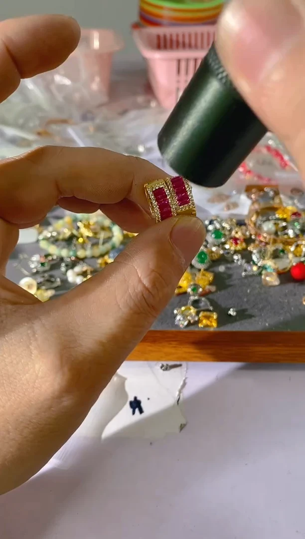 【闪购商品】水晶颈饰银S925镶嵌794红宝，蓝宝，多样性发一件赠链