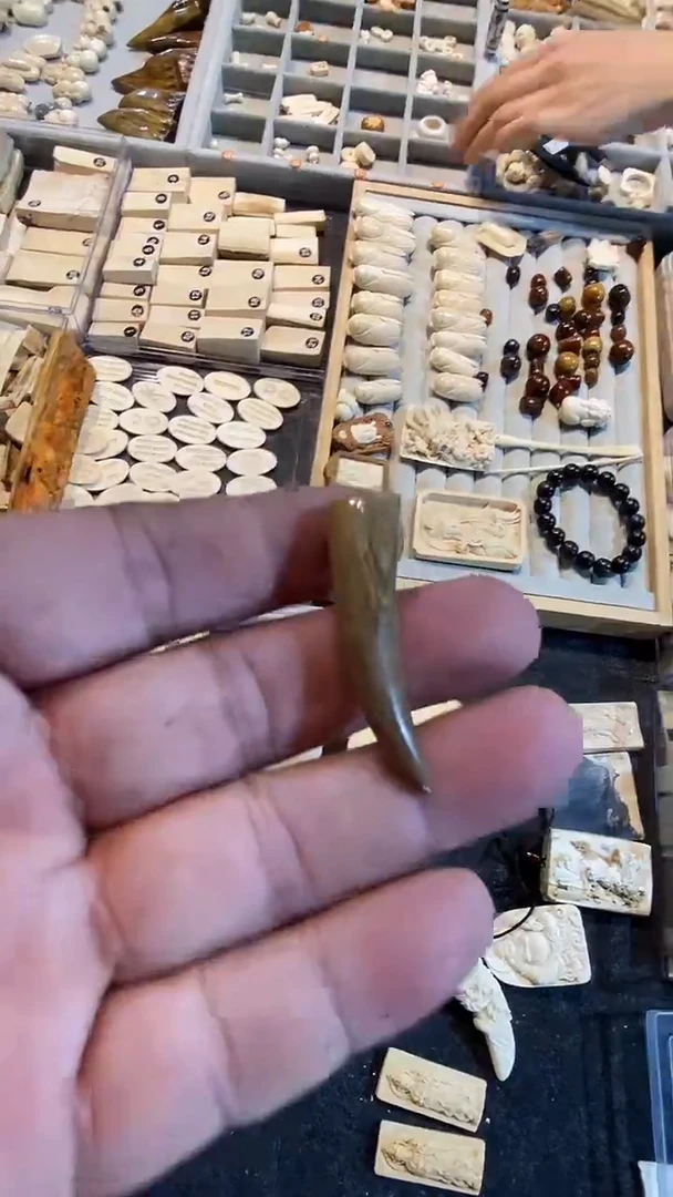 泥塑钦****?小手把件摆件