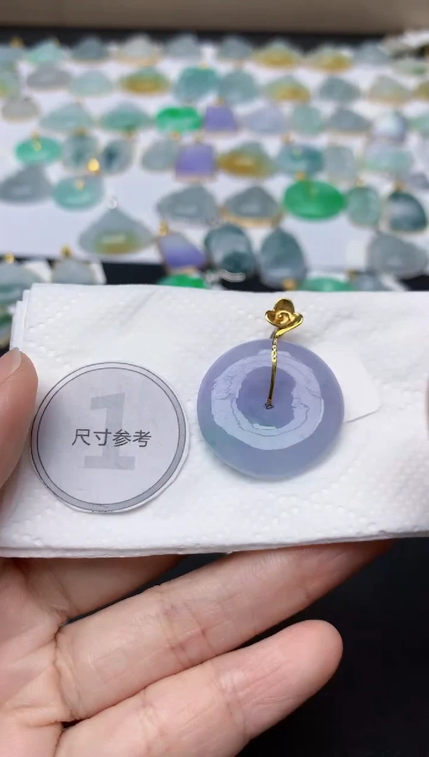 翡翠18K金镶嵌颈饰天然缅甸A货翡翠