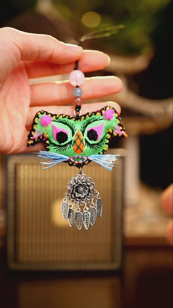 刺绣私人定制苗族手工A95