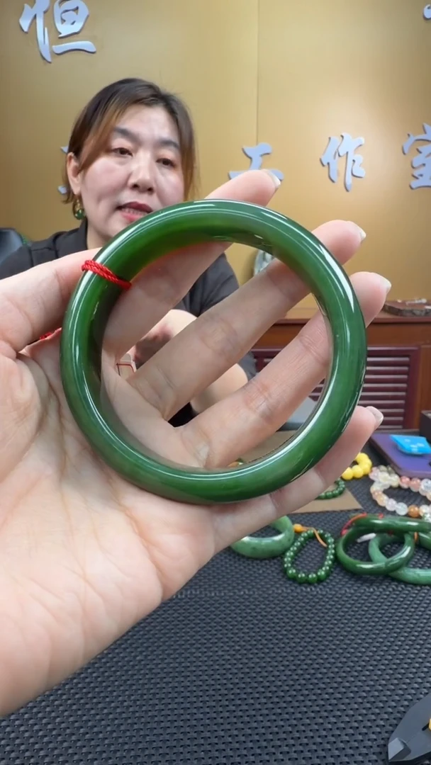 颈饰未镶嵌和田玉手镯61