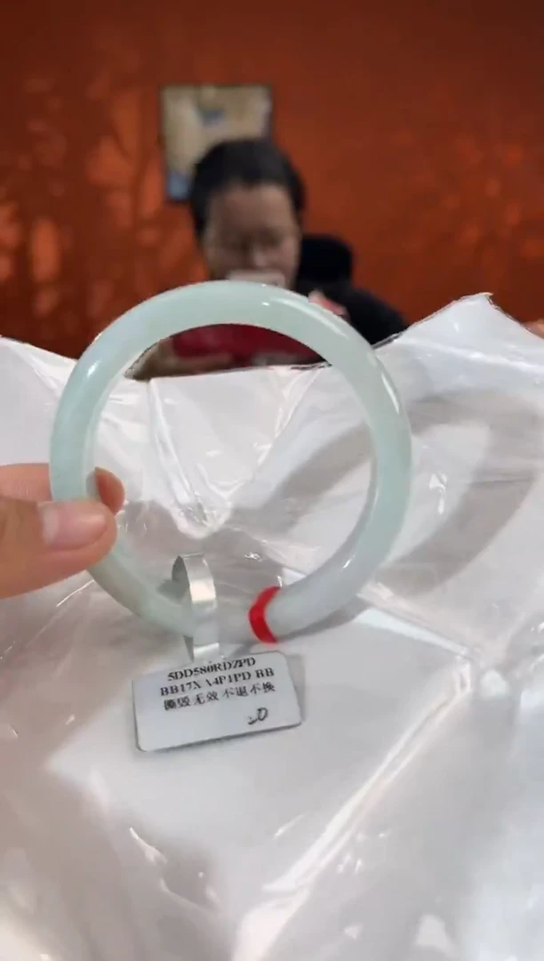 未镶嵌手镯翡翠2        圈口57