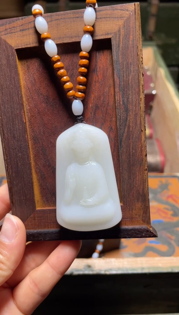 【闪购商品】观音带链子1件