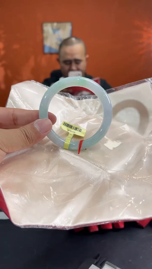 未镶嵌手镯翡翠4        圈口58