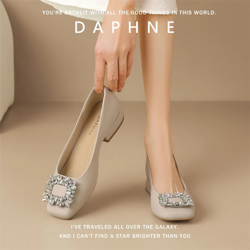 达芙妮夏季水钻方扣单鞋女款2025新款舒适方头粗跟浅口法式晚晚鞋