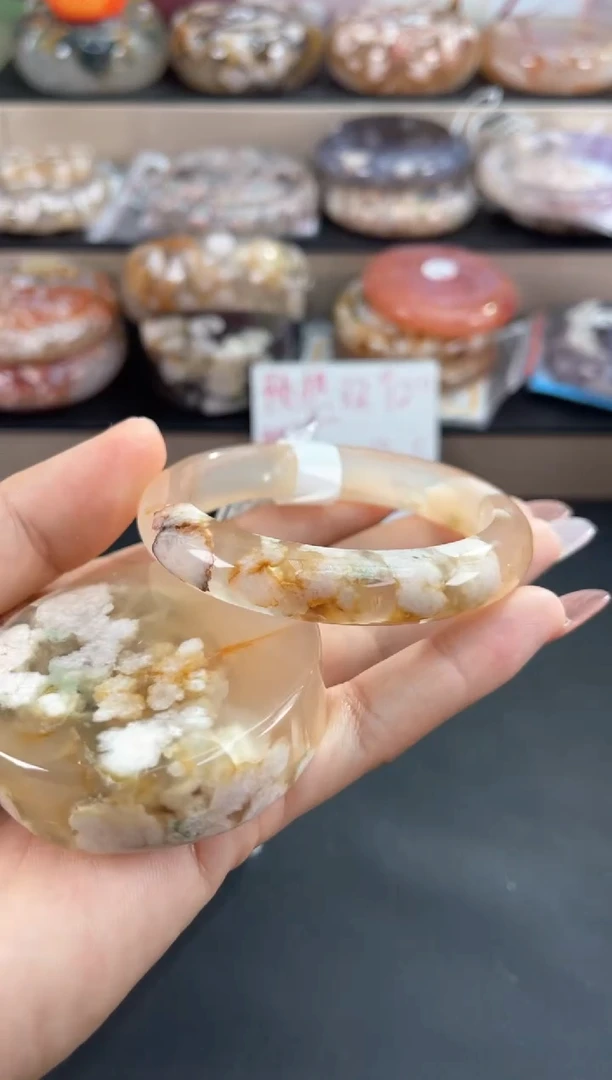 未镶嵌手镯石英质玉56