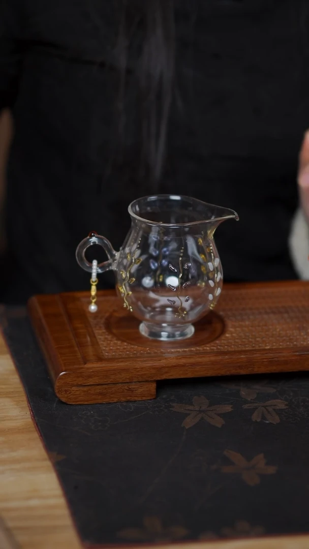 【闪购商品】手工玻璃 紫藤花公杯     