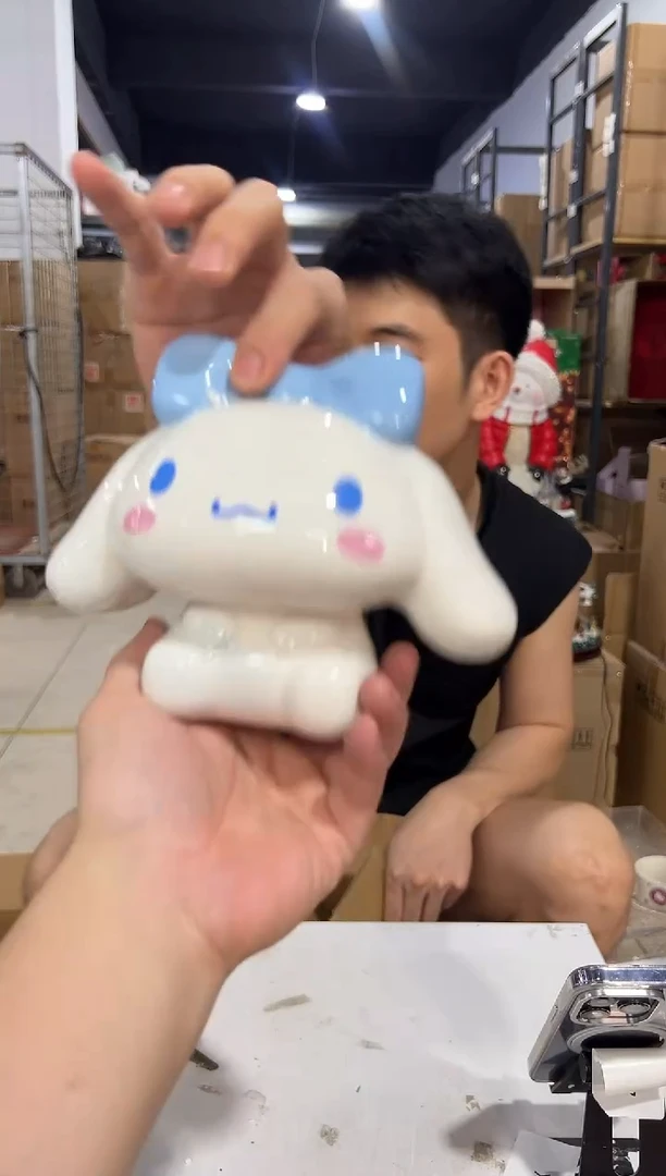 瓷片玉桂狗蹲坐笔筒