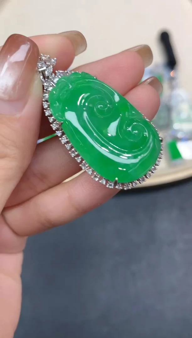 吊坠(不含链)18K金镶嵌翡翠知**乐吊坠A296|39800