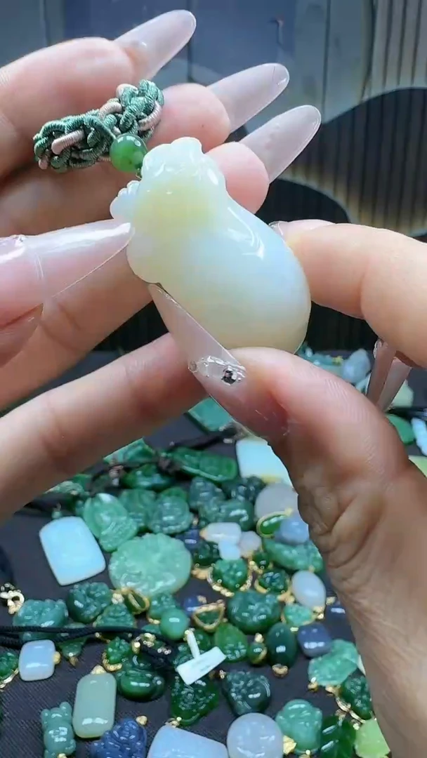 和田玉未镶嵌挂件1