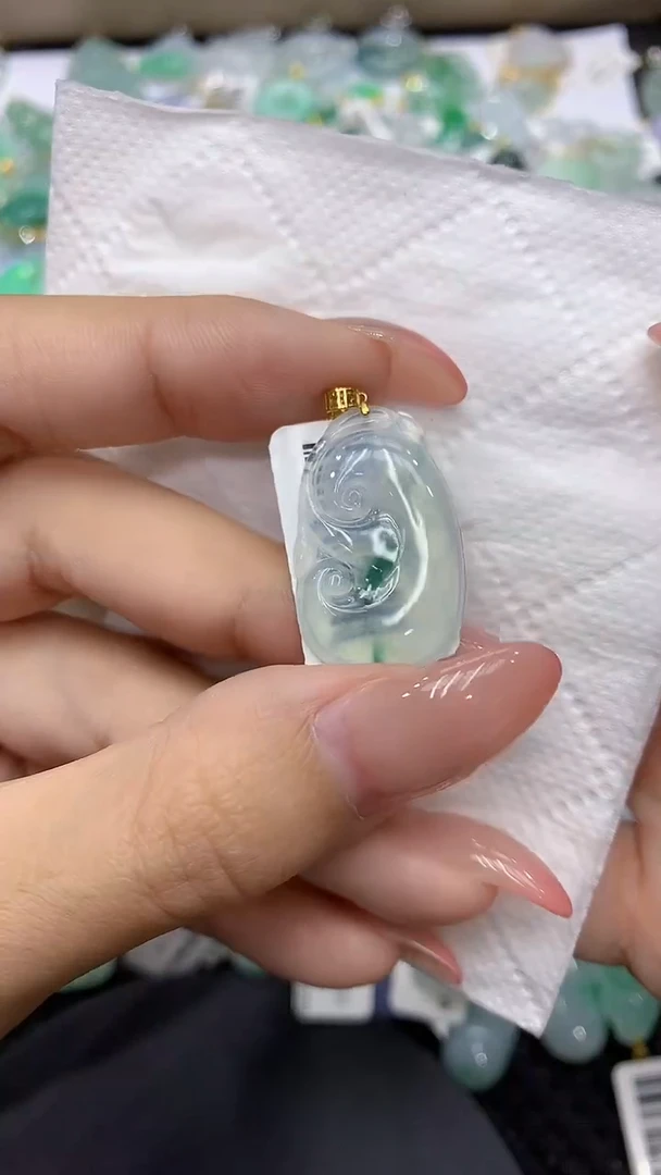 颈饰18K金镶嵌翡翠11111111