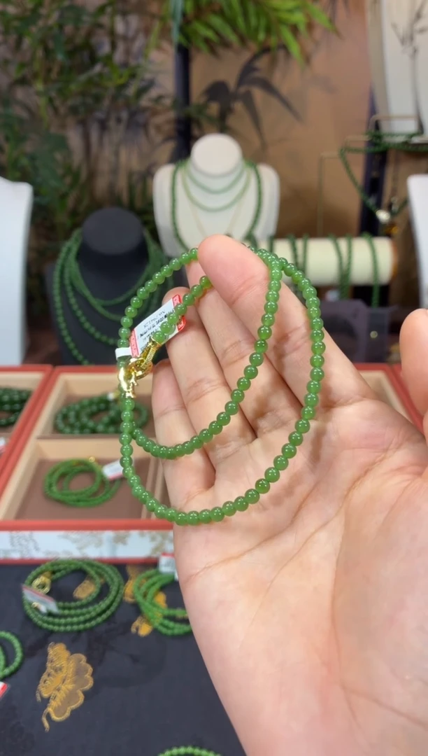 颈饰未镶嵌和田玉（碧玉）4果阳绿无矿锁骨链