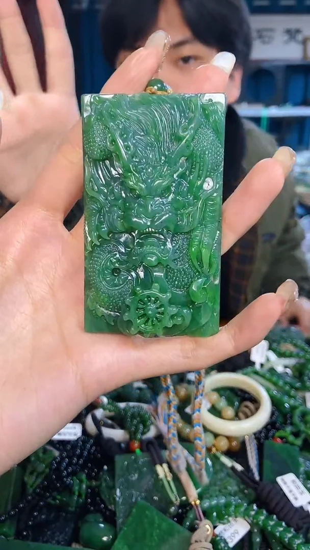 未镶嵌和田玉挂件1