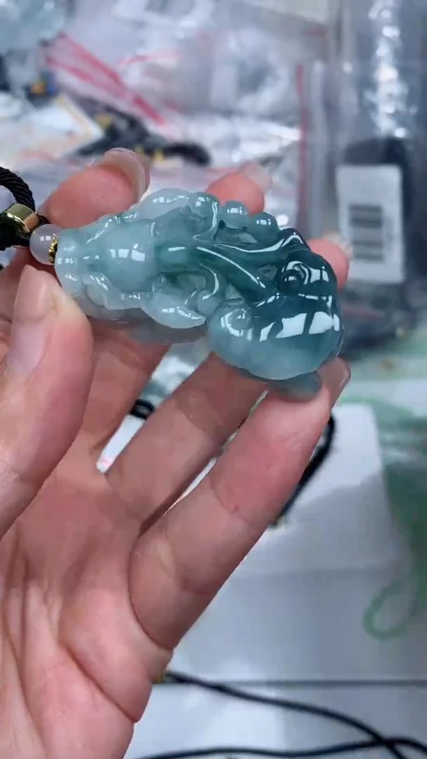 颈饰未镶嵌翡翠吊坠