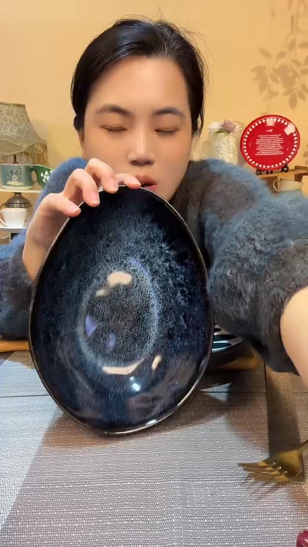 瓷片9.5英寸恐龙蛋 微瑕介意勿拍