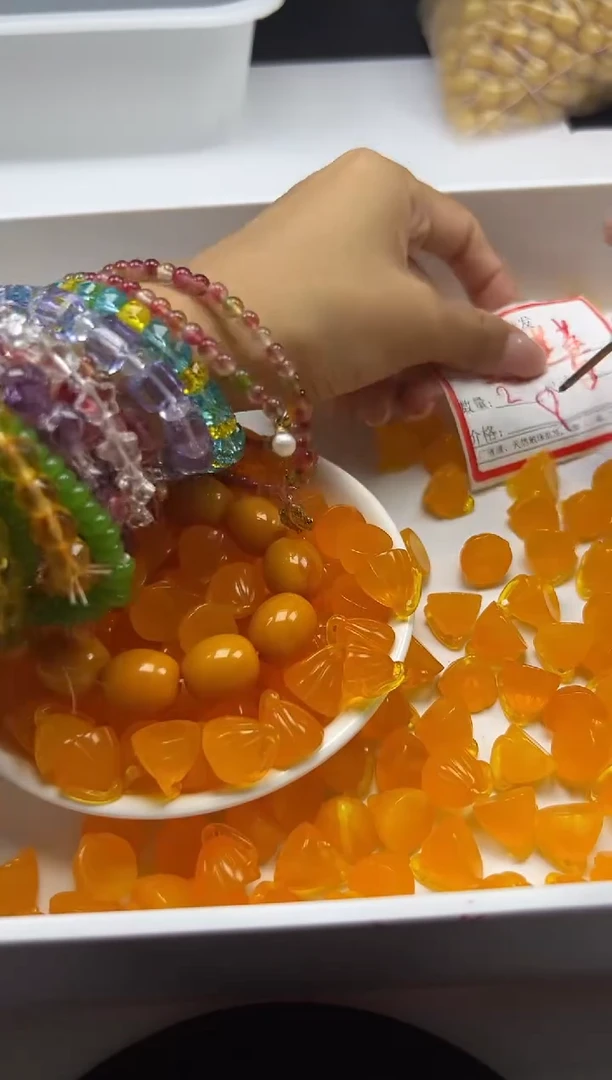 蜜蜡颈饰未镶嵌w3098蜜蜡金血珀莲蓬*2颗