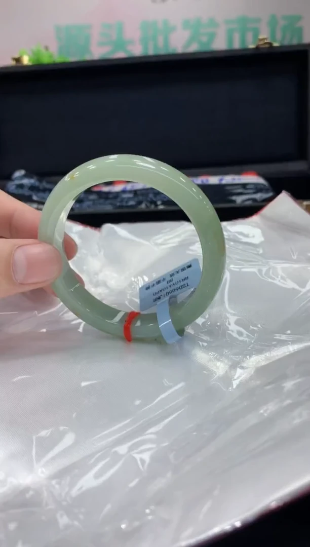 未镶嵌手镯翡翠翡翠手镯