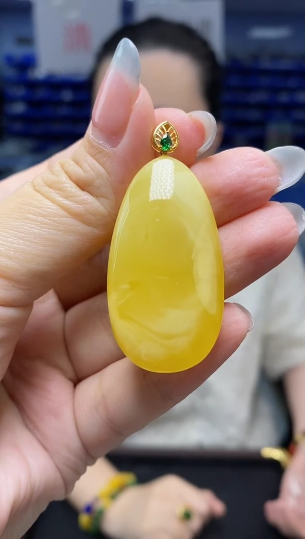 蜜蜡吊坠(不含链)18K金镶嵌DZ4536