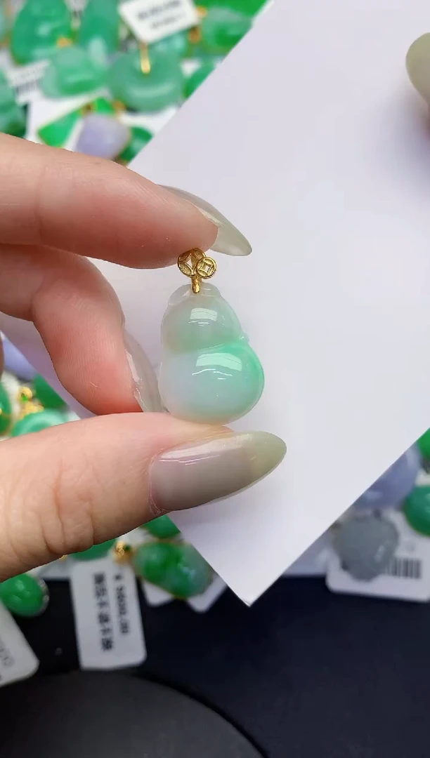 翡翠未镶嵌颈饰缅甸天然翡翠A货