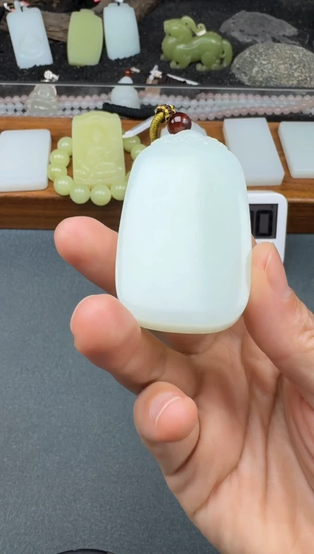 颈饰未镶嵌和田玉2