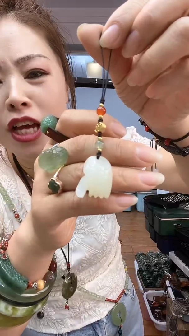 【闪购商品】岫玉手机链未镶嵌多样性发货其中之一