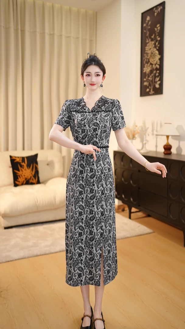 【LZ】2025新款夏季短袖复古轻奢气质连衣裙DLS00326