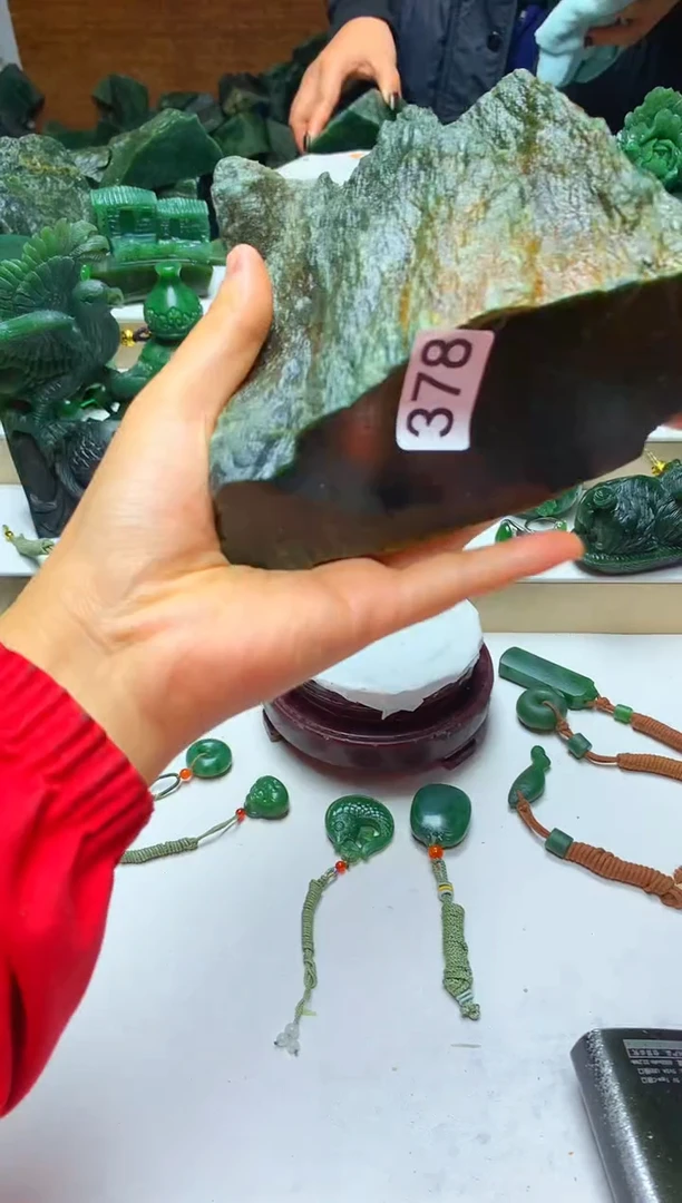 未镶嵌和田玉摆件1