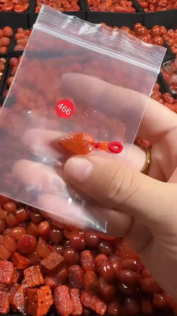 颈饰未镶嵌南红玛瑙1