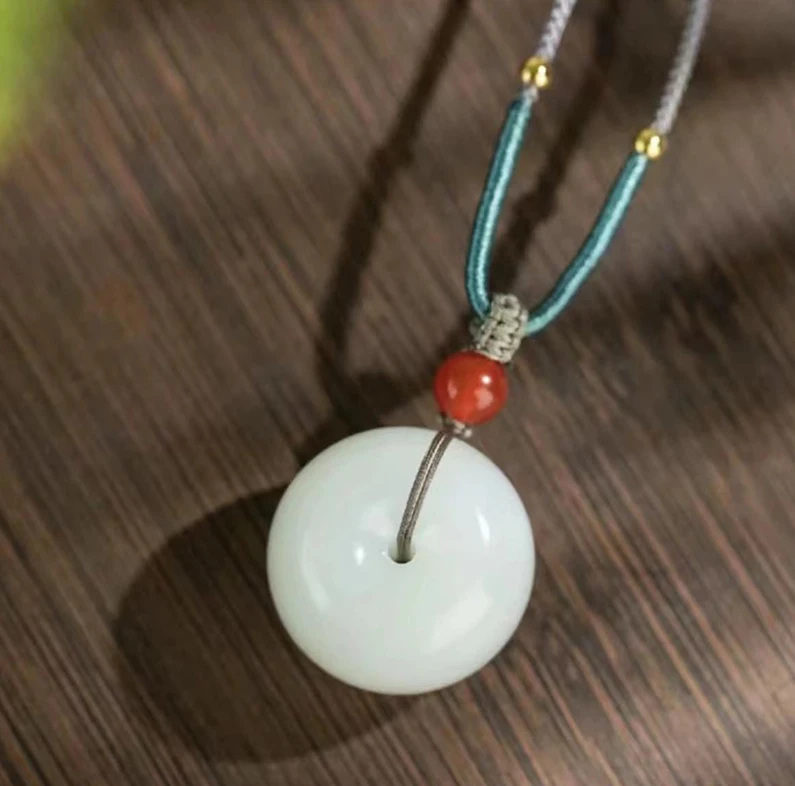 天然和田玉白玉面包扣挂件男女通用简约款玉石吊坠附赠精美礼盒