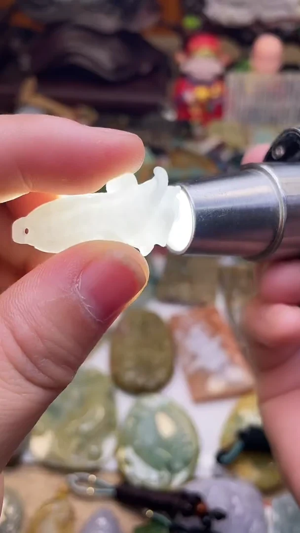 颈饰未镶嵌翡翠白菜