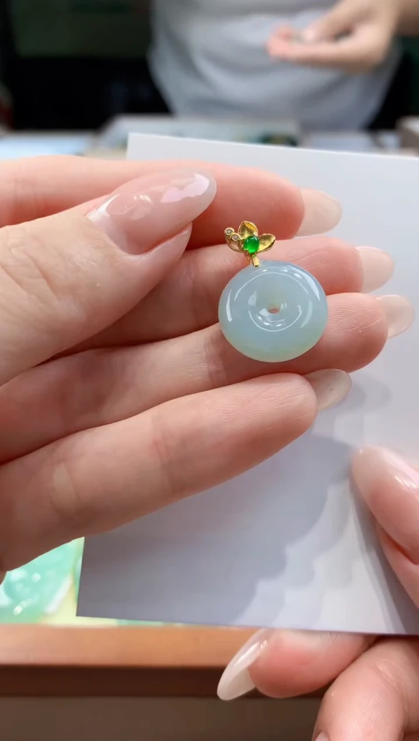 翡翠未镶嵌颈饰天然A货翡翠挂件
