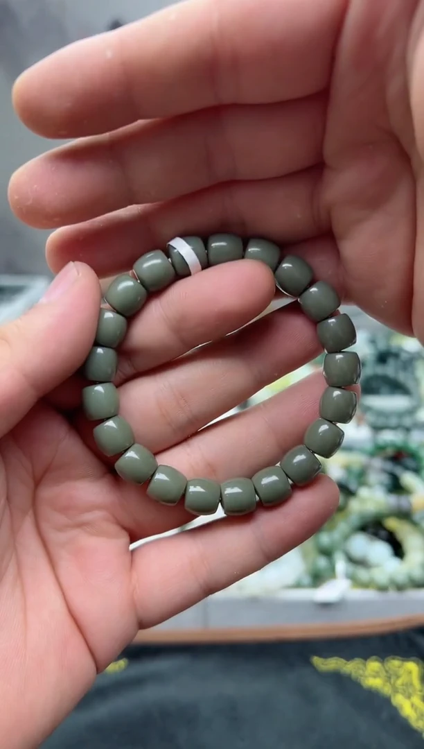 手串未镶嵌和田玉豆青10