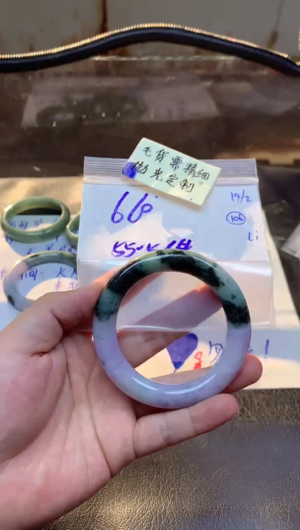 【闪购商品】定制翡翠未镶嵌手镯毛货需精细抛光+玉+660元