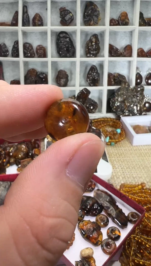 琥珀颈饰未镶嵌抚顺琥珀平安扣