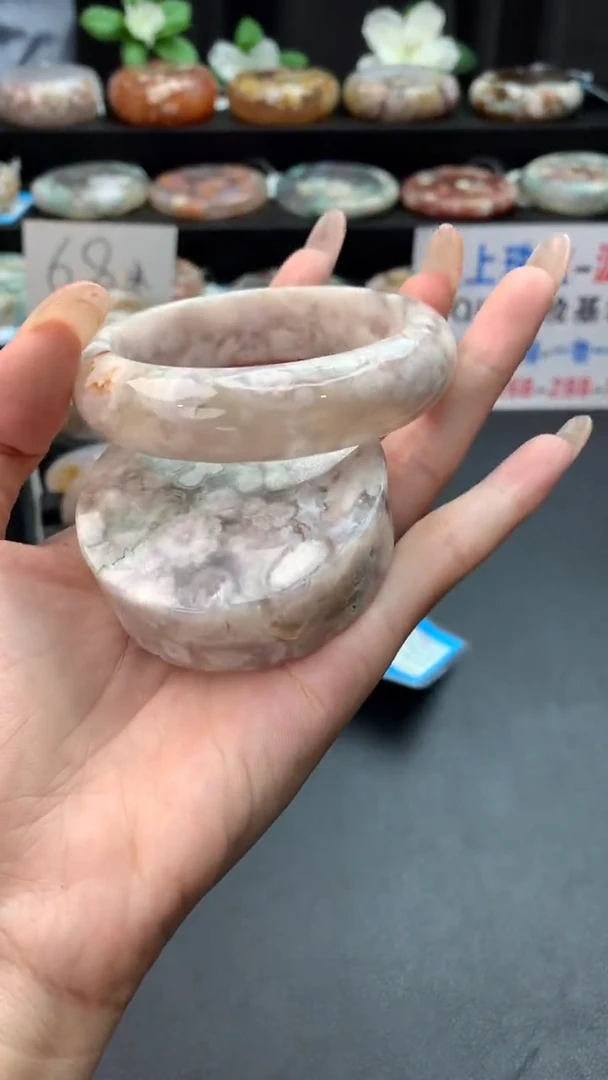 未镶嵌手镯石英质玉（56圈口）赠送镯心 无证书