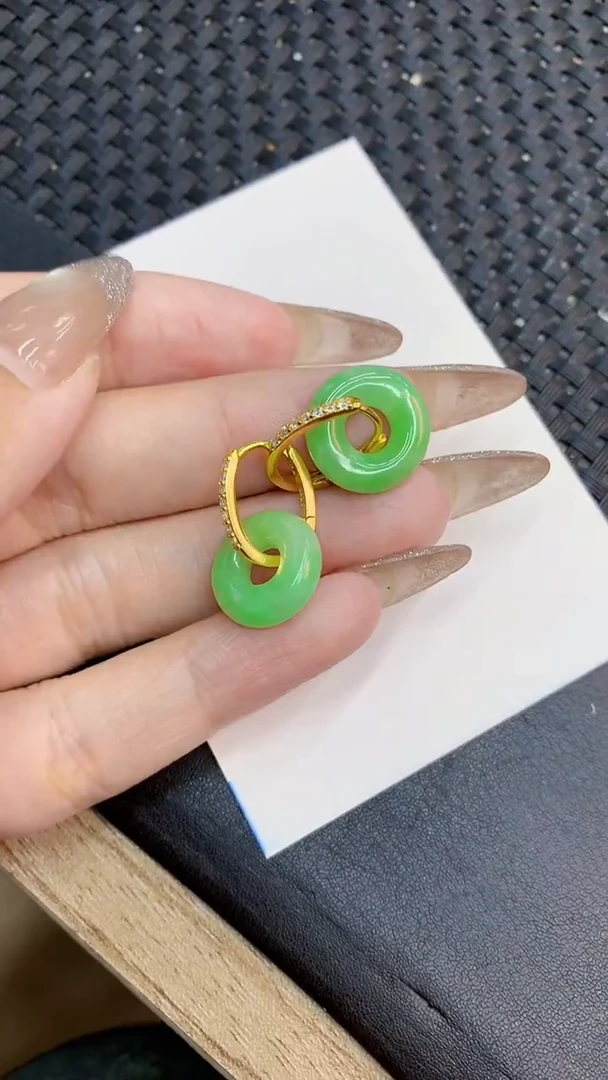 颈饰未镶嵌翡翠1