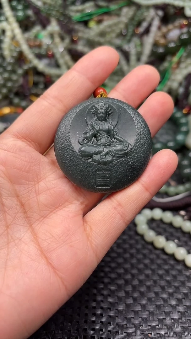 颈饰未镶嵌和田玉1