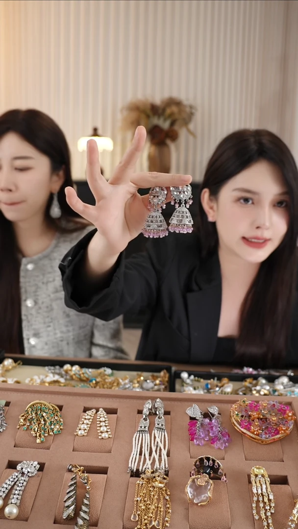 铜合金合成立方氧化锆耳饰