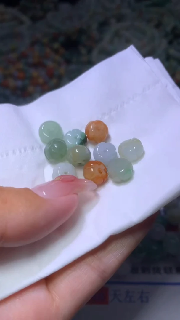 翡翠未镶嵌颈饰MXX021524