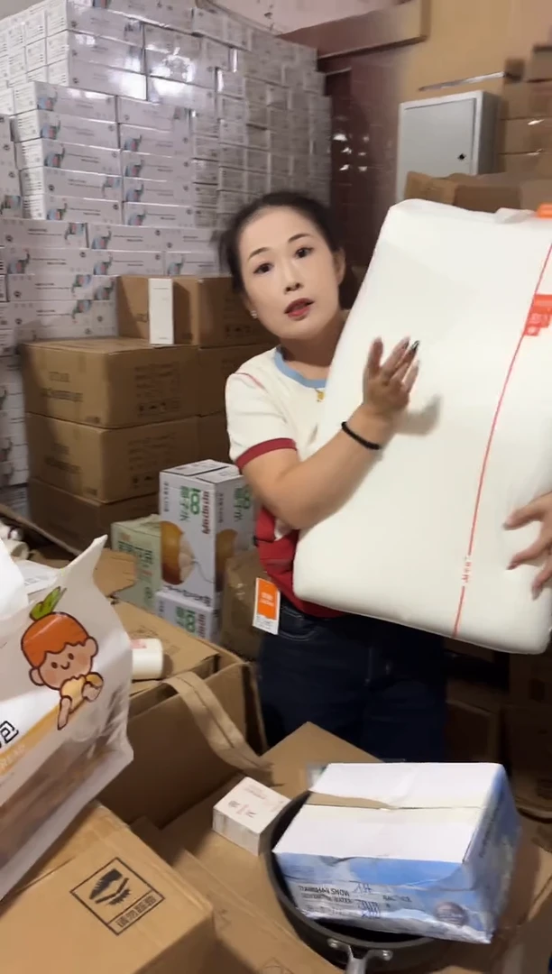 PU上车啦 宝宝们抓紧时间去链接拍吧一个中脉枕头