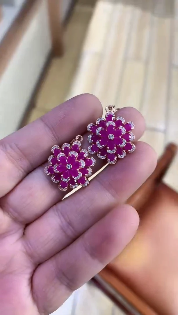 【闪购商品】红宝石耳饰银S925镶嵌.........