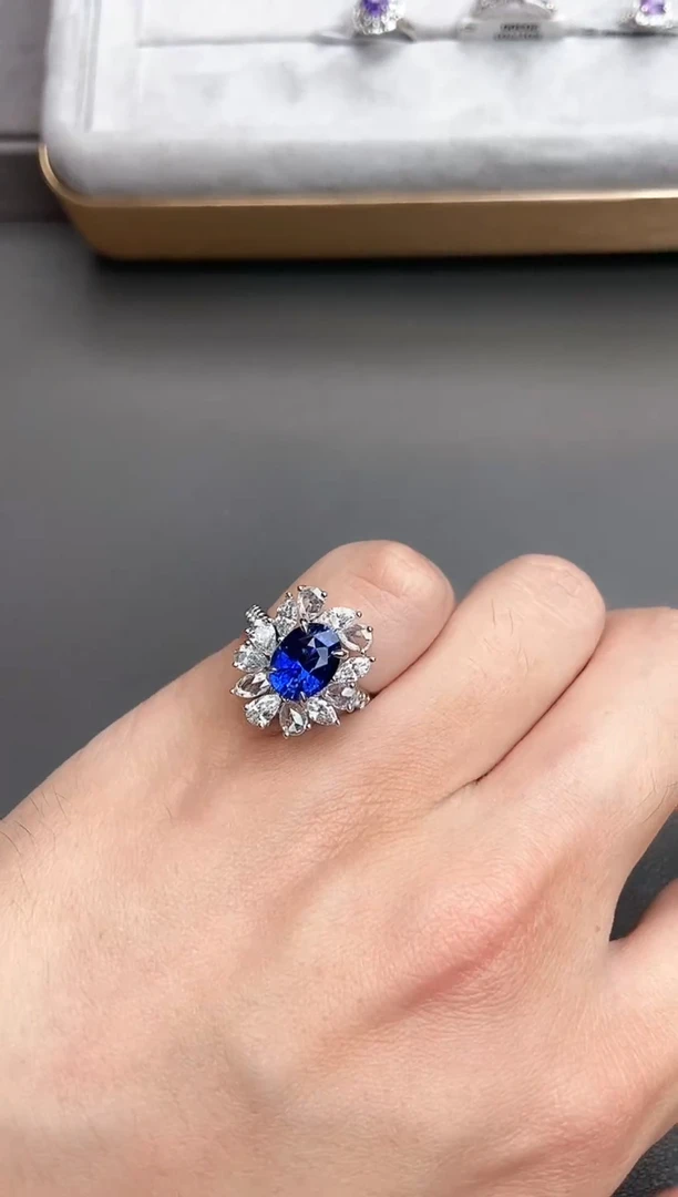 戒指蓝宝石18K金镶嵌天然蓝宝石戒指/3.58ct/皇家蓝