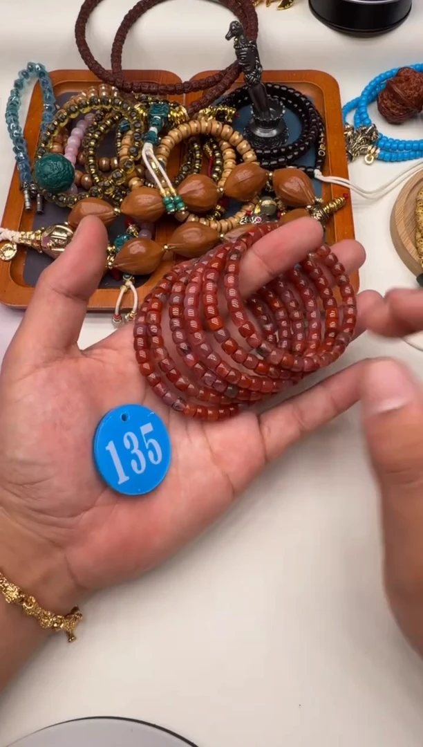 未镶嵌1南红玛瑙带矿根135号